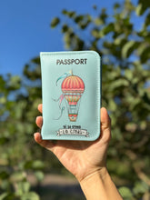 Porta Pasaporte- Si lo crees Lili Cantero